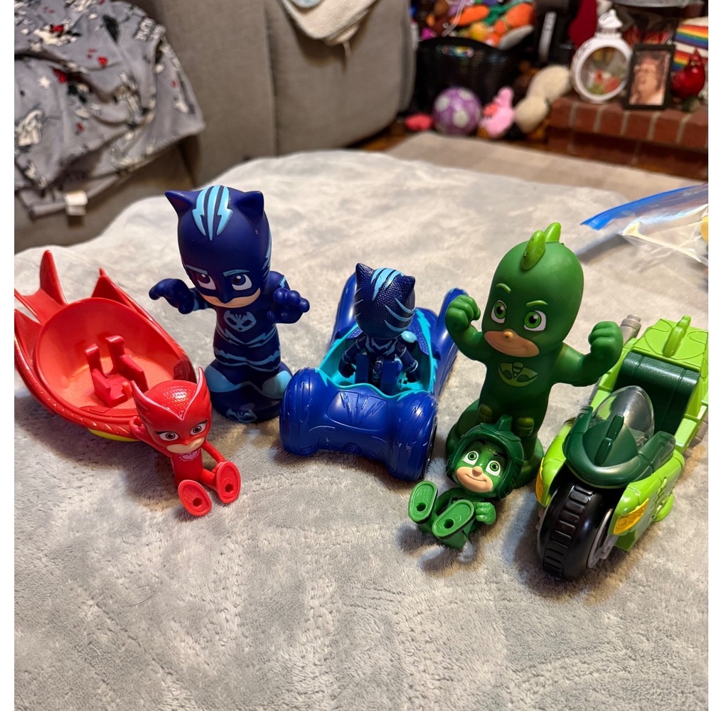 PJ Masks 6-Piece Action Figure & Vehicle Playset - Red, Blue, Green